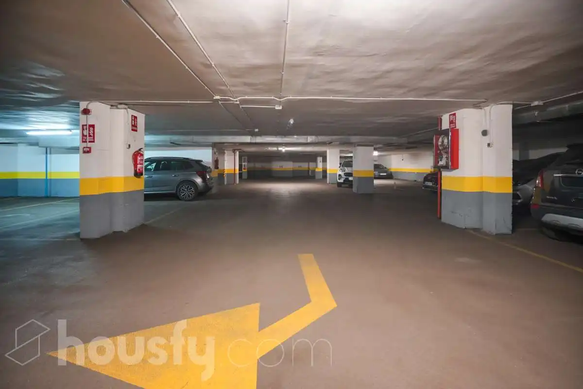 Flat for sale in Calle Santiago Rusiñol, Ciudad Universitaria