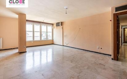 Living room of Flat for sale in  Granada Capital  with Heating, Terrace and Balcony