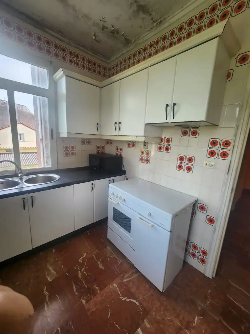 Cocina de Edificio en venta en Narón