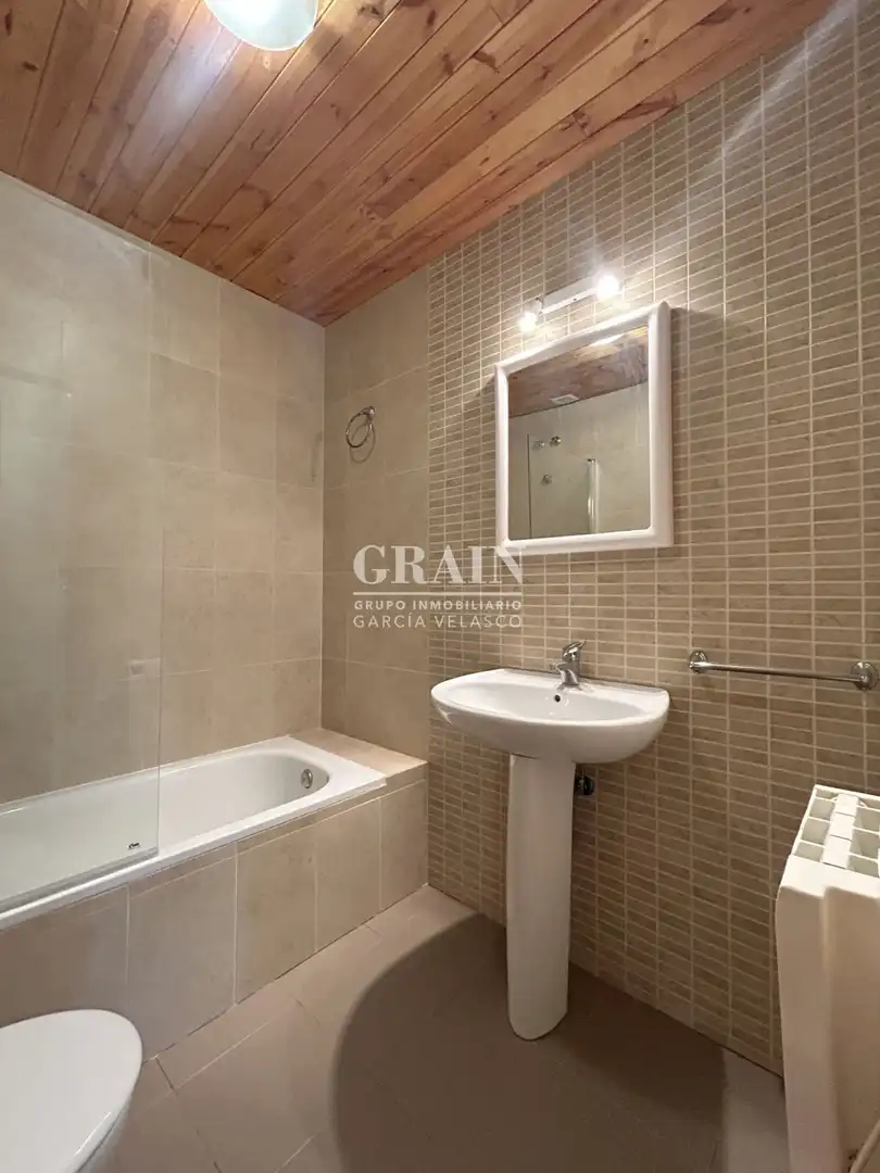 Bathroom of Flat for sale in Chinchilla de Monte-Aragón  with Heating