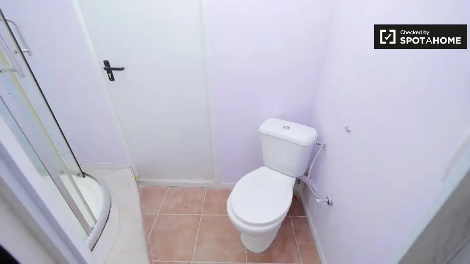Bany de Estudi per a compartir en Barcelona amb Aire condicionat, Calefacció i Terrassa