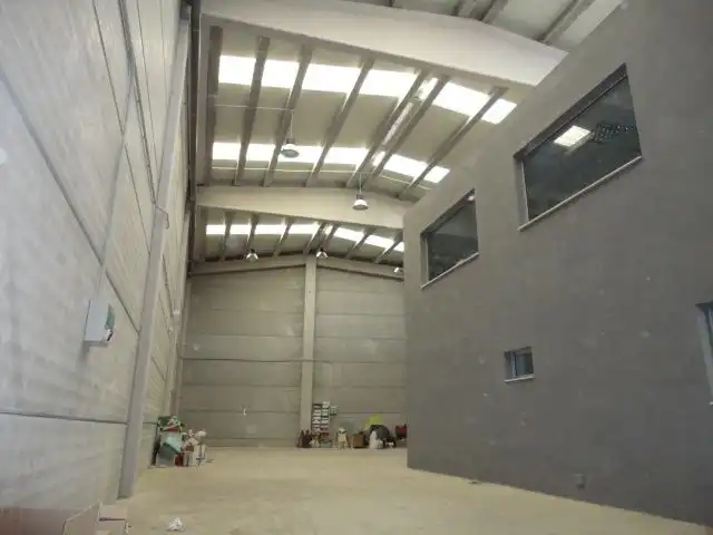 Nave industrial en venta en La Pobla de Vallbona