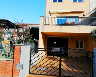 Exterior view of Single-family semi-detached for rent to own in Piera  with Air Conditioner, Terrace and Balcony