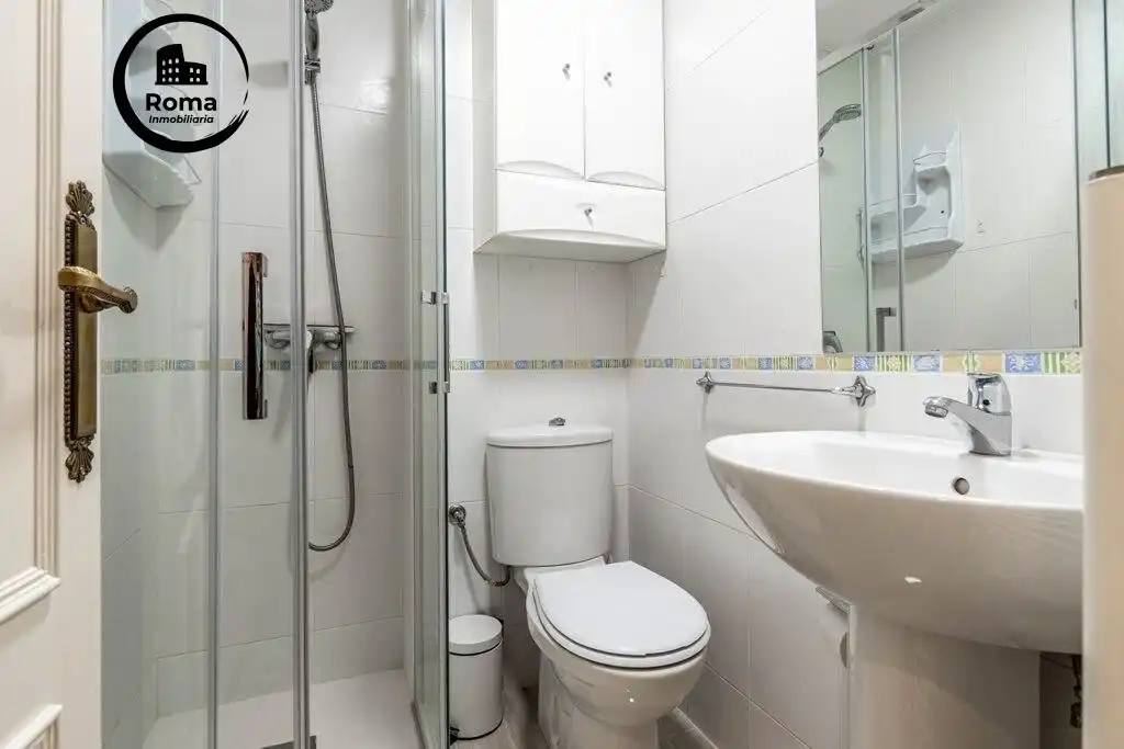 Bathroom of Attic for sale in Granada  with Air Conditioner and Terrace