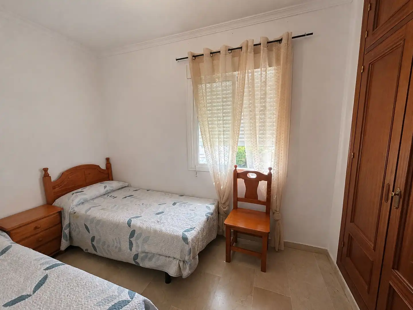 Dormitori de Casa adosada en venda en Benalup-Casas Viejas amb Aire condicionat, Calefacció i Terrassa