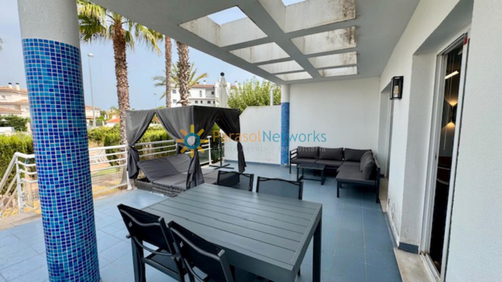 Terrace of Study to rent in Oliva  with Air Conditioner, Heating and Private garden