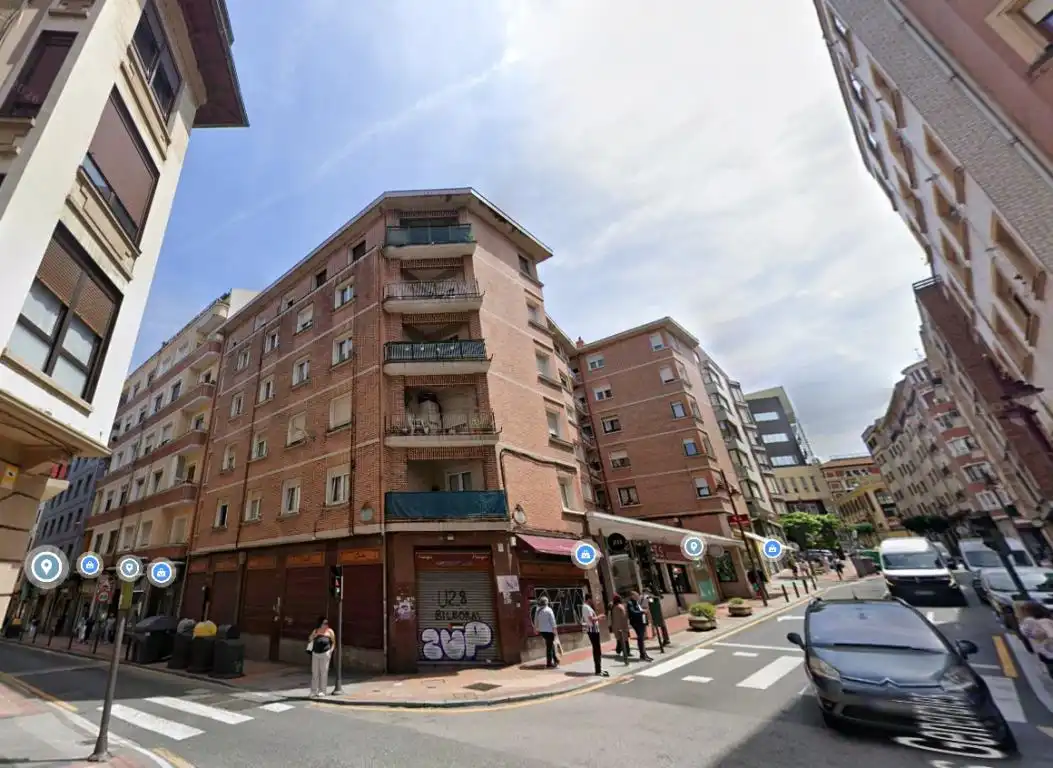 Wohnung mit Aufzug zum Verkauf in Calle Juntas Generales 14