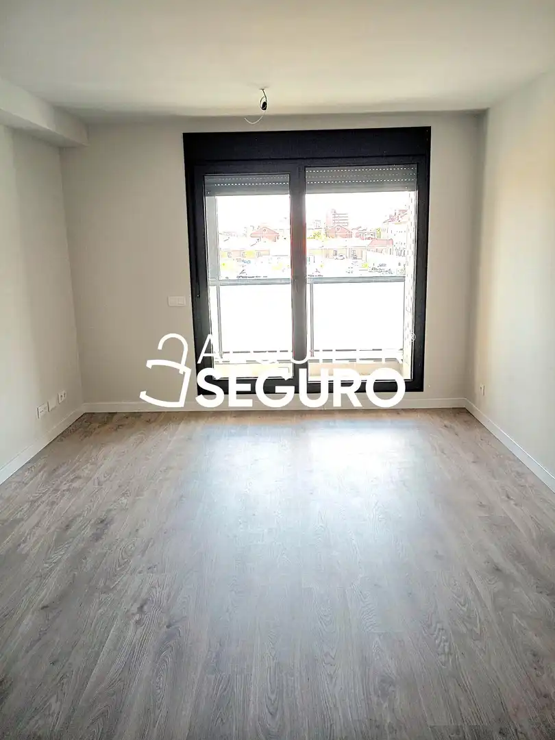 Flat for rent in de Vicente Ferrer , Ciudad de la Comunicación - Arco Ladrillo