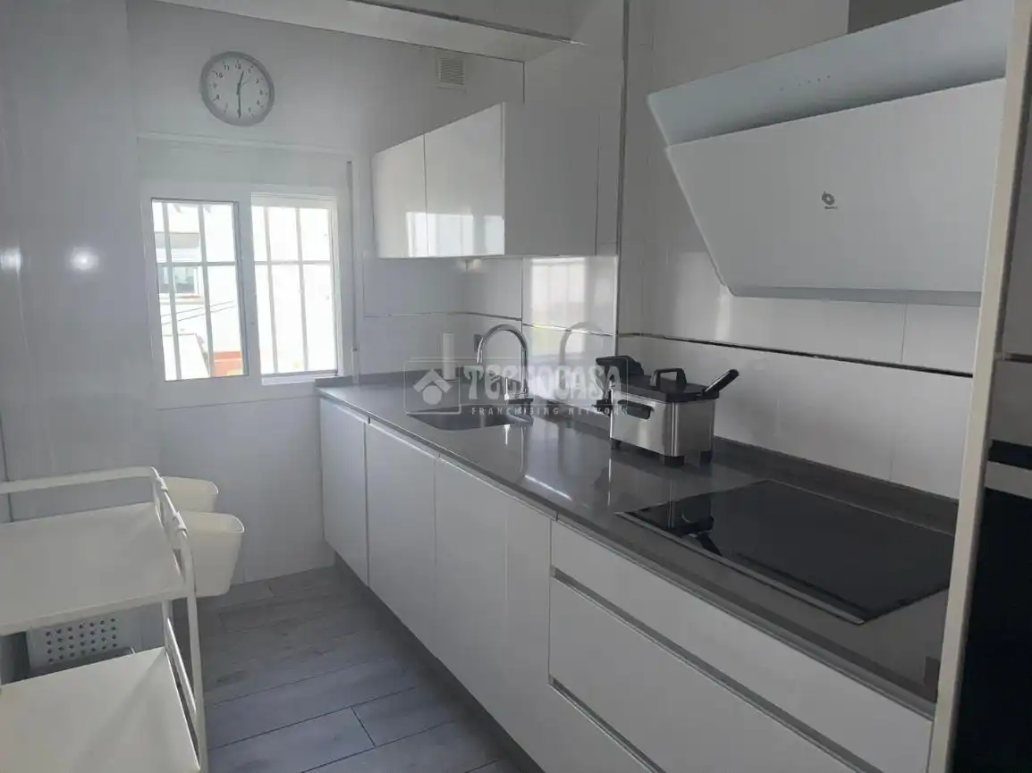 Kitchen of Flat for sale in Sevilla  with Air Conditioner