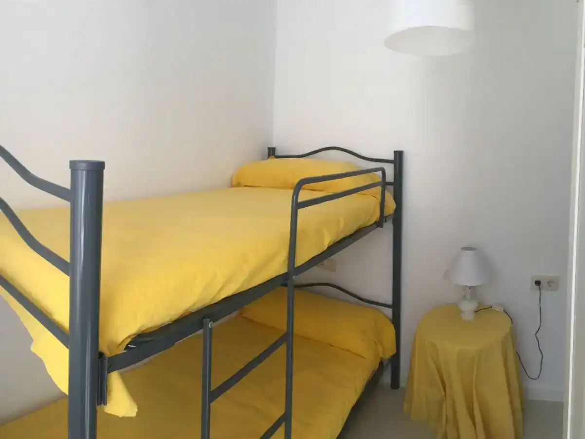Habitación de Casa adosada en venta en Motril con Amueblado, Horno y Lavadora