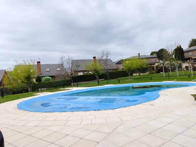 Piscina de Casa adosada en venta en Valdemanco con Calefacción, Jardín privado y Terraza