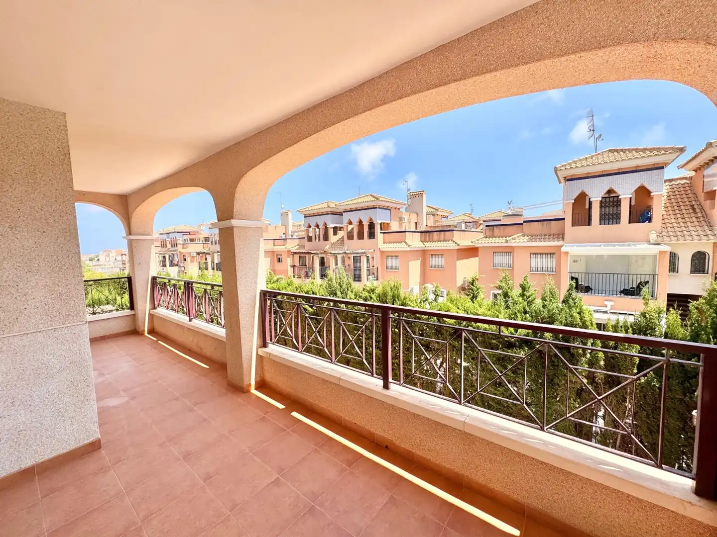 Terraza de Apartamento de alquiler en Orihuela con Aire acondicionado, Piscina y Amueblado