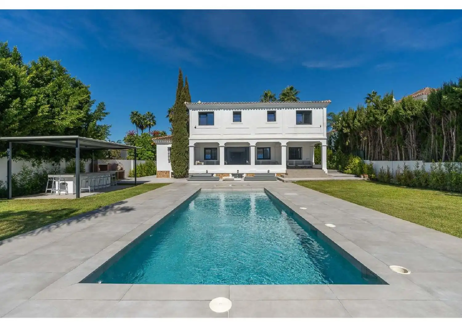 Chalet con piscina en alquiler en Nueva Andalucía
