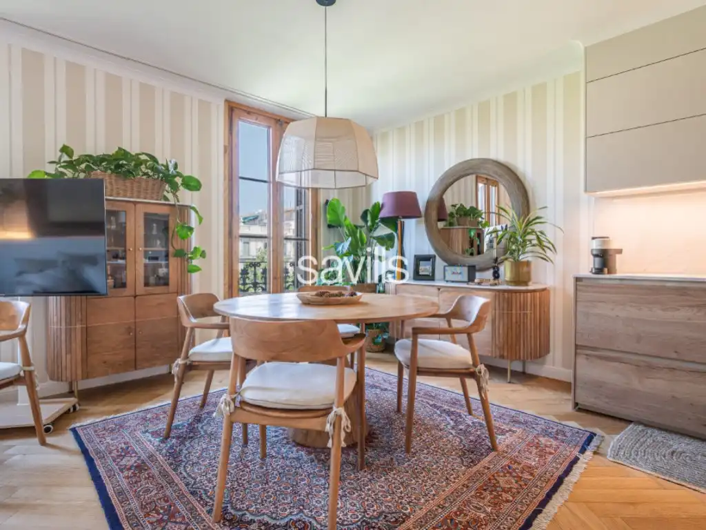 Menjador de Apartament en venda en Barcelona amb Aire condicionat, Terrassa i Forn