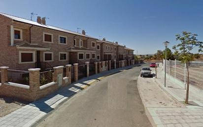 Exterior view of Single-family semi-detached for sale in Villanueva de la Torre  with Heating, Private garden and Terrace