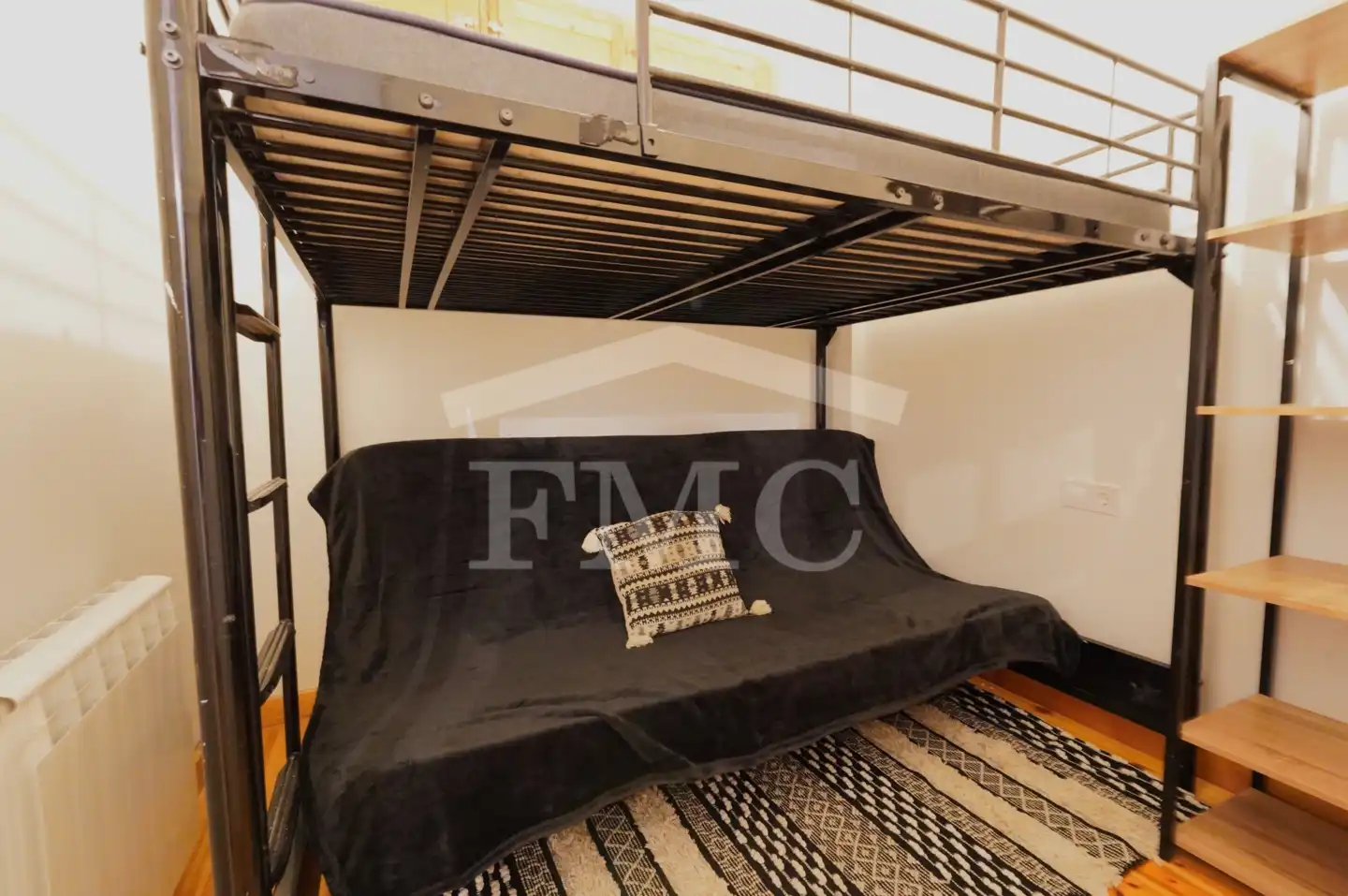 Bedroom of Flat for rent in Alp  with Heating, Parquet flooring and Storage room