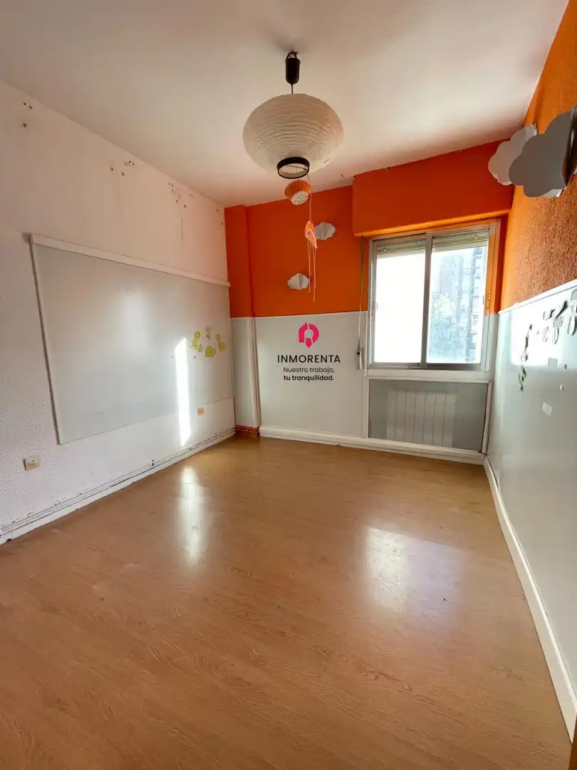 Piso en venta en Fuenlabrada con Calefacción y Jardín privado