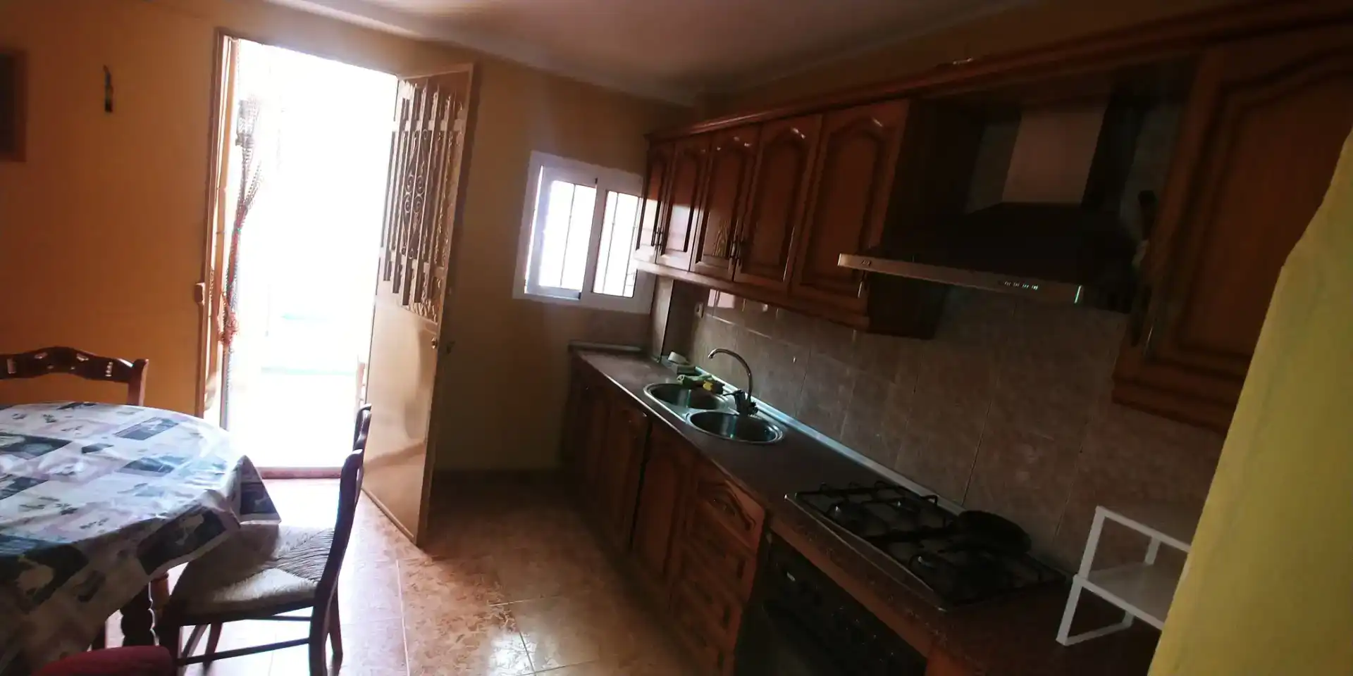Cuina de Casa adosada de lloguer en Cuevas del Becerro amb Aire condicionat, Moblat i Rentadora