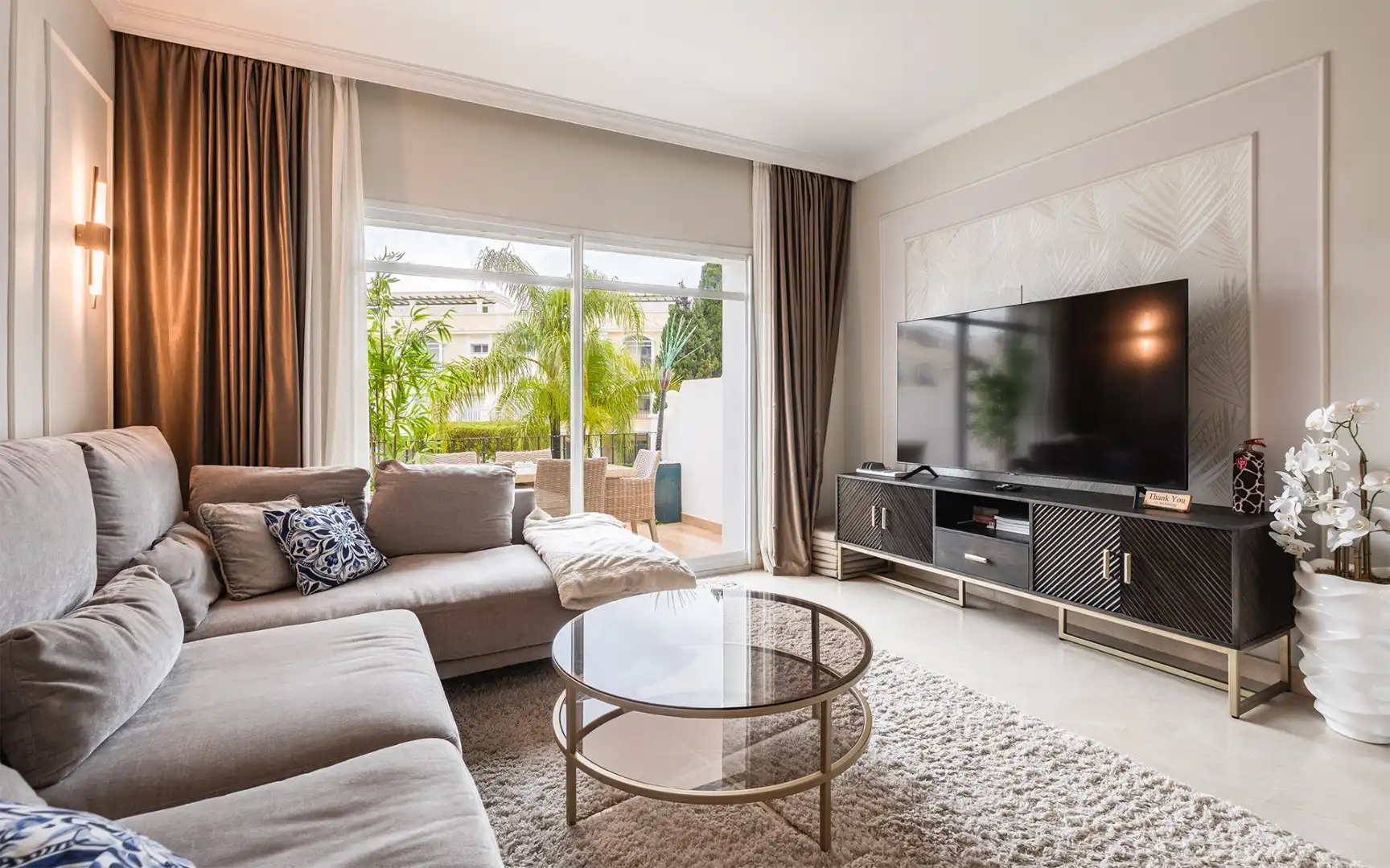 Living room of Duplexes for sale in Marbella  with Air Conditioner, Terrace and Swimming Pool