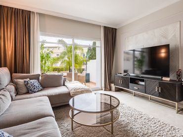 Triplex con piscina in vendita a Nueva Andalucía