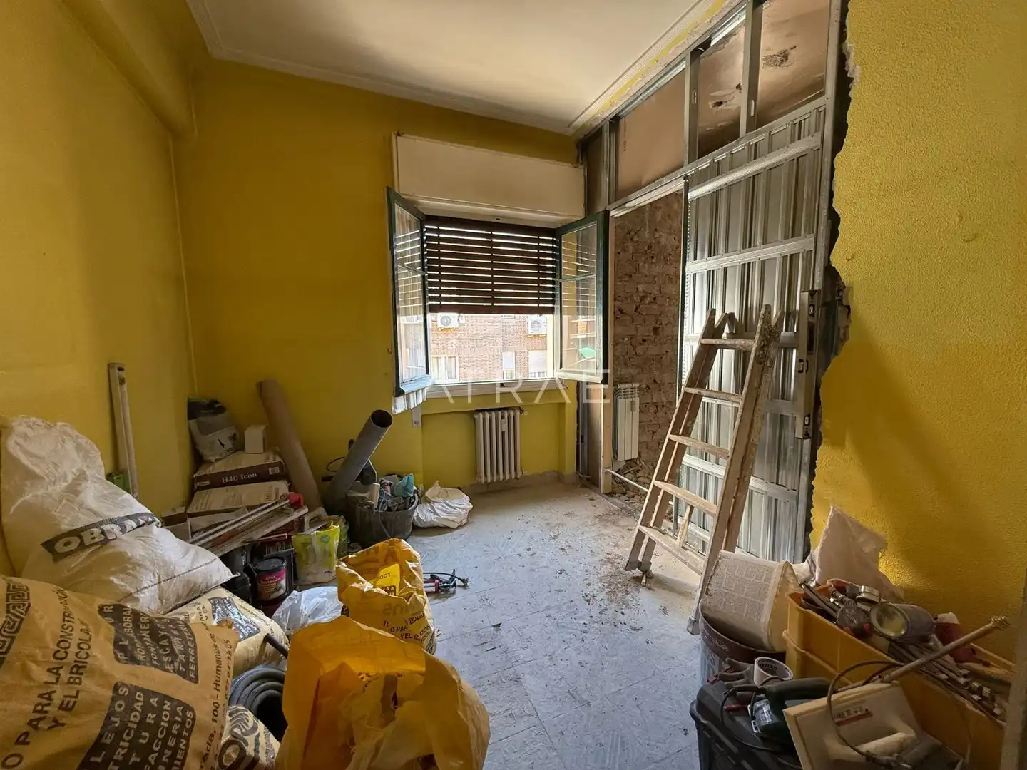 Habitación de Piso en venta en Madrid con Calefacción y Trastero