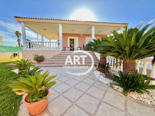 Casa-chalet en Venta en Safareig en Urbanizaciones