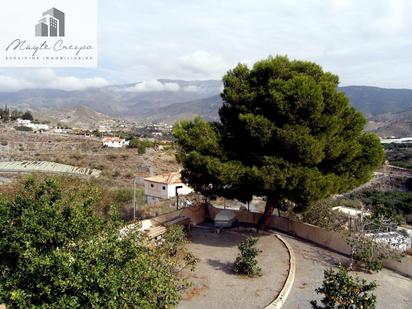 Vista exterior de Casa o xalet en venda en Motril amb Aire condicionat, Calefacció i Jardí privat