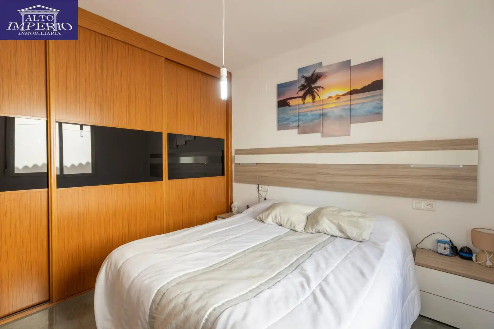 Schlafzimmer von Haus oder Chalet zum Verkauf in Churriana de la Vega mit Klimaanlage, Terrasse und Balkon