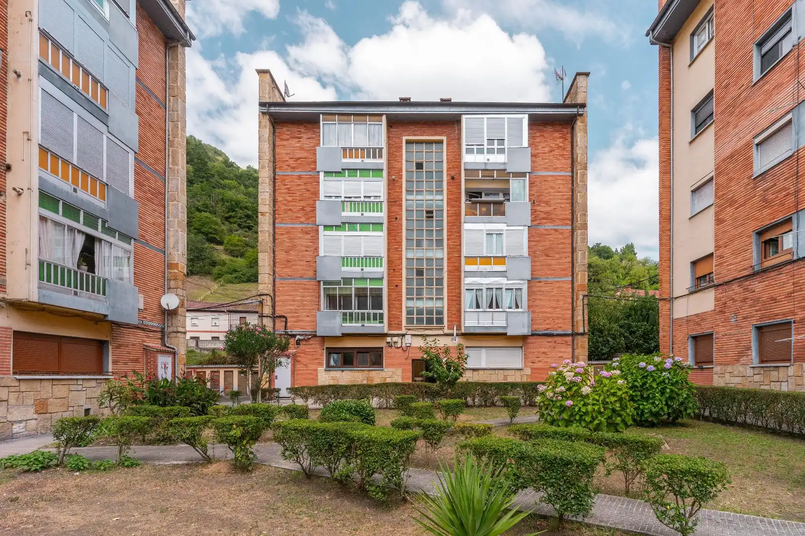 Vista exterior de Piso en venta en Aller