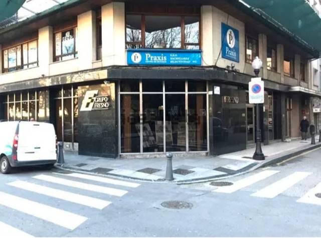Local comercial en Alquiler en Calle Dindurra en Barrio del Centro