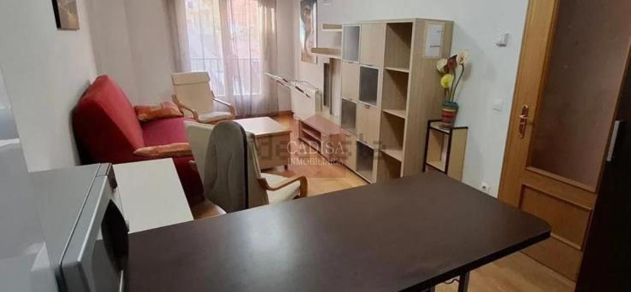 Dormitori de Apartament en venda en Salamanca Capital amb Calefacció, Moblat i Balcó