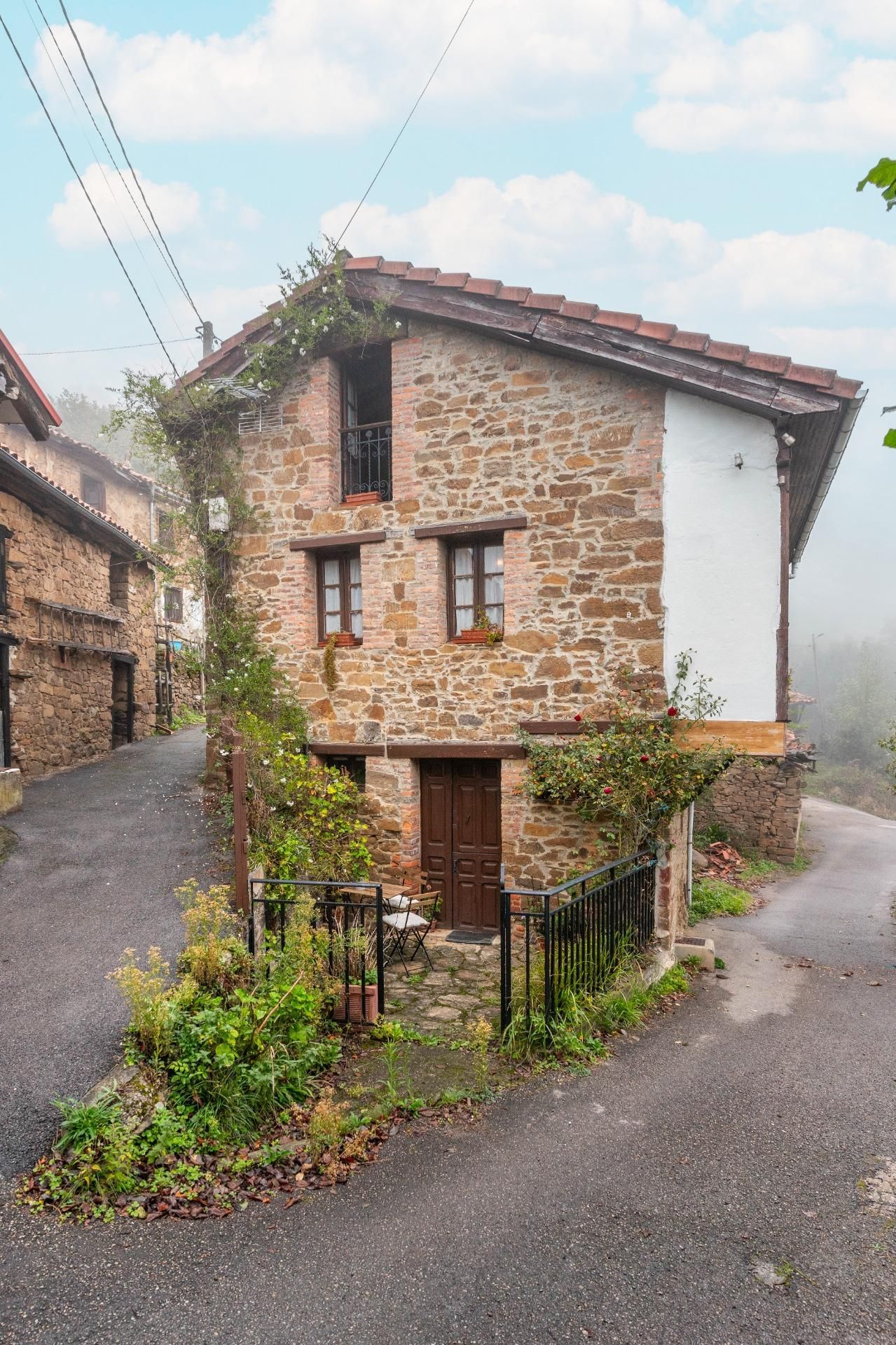 Vista exterior de Casa o chalet en venta en Mieres (Asturias) con Jardín privado, Trastero y Balcón