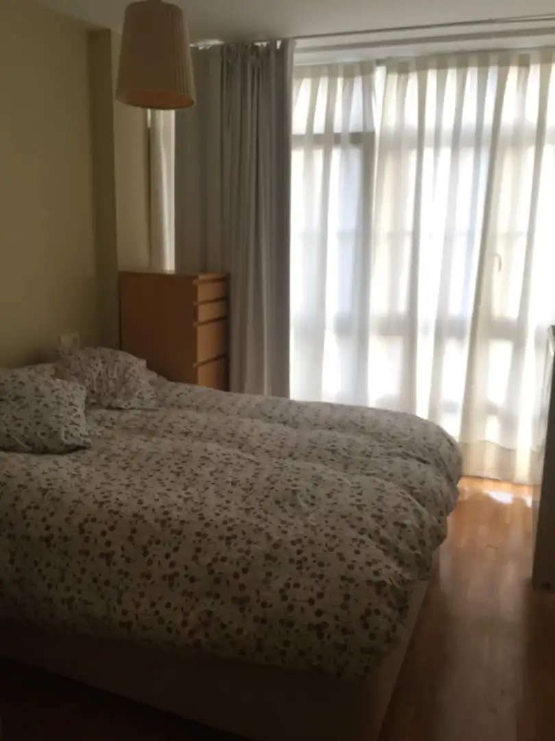 Schlafzimmer von Wohnung zur Miete in Ribadeo mit Heizung, Parkett und Möbliert
