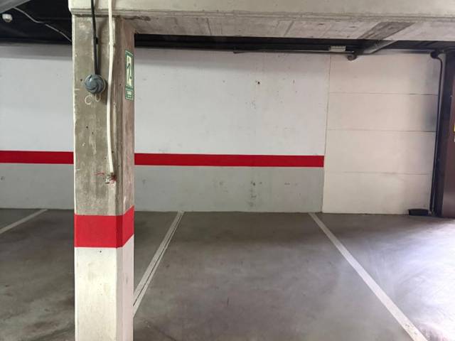 Garaje en Alquiler en Calle de la Bahía de Málaga, 14 en Corralejos - Campo de las Naciones