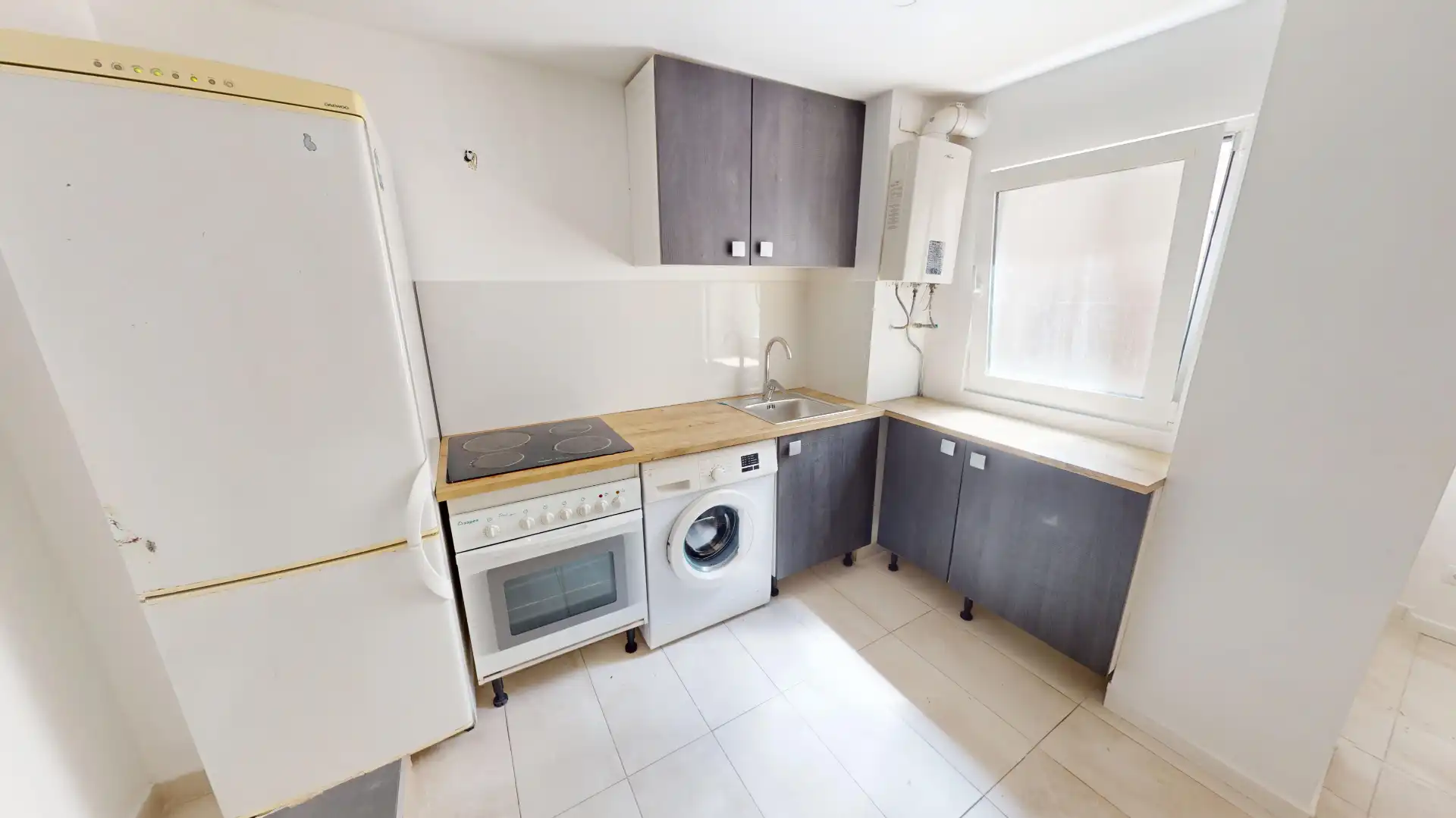 Cocina de Piso en venta en Alicante / Alacant con Amueblado, Lavadora y Balcón