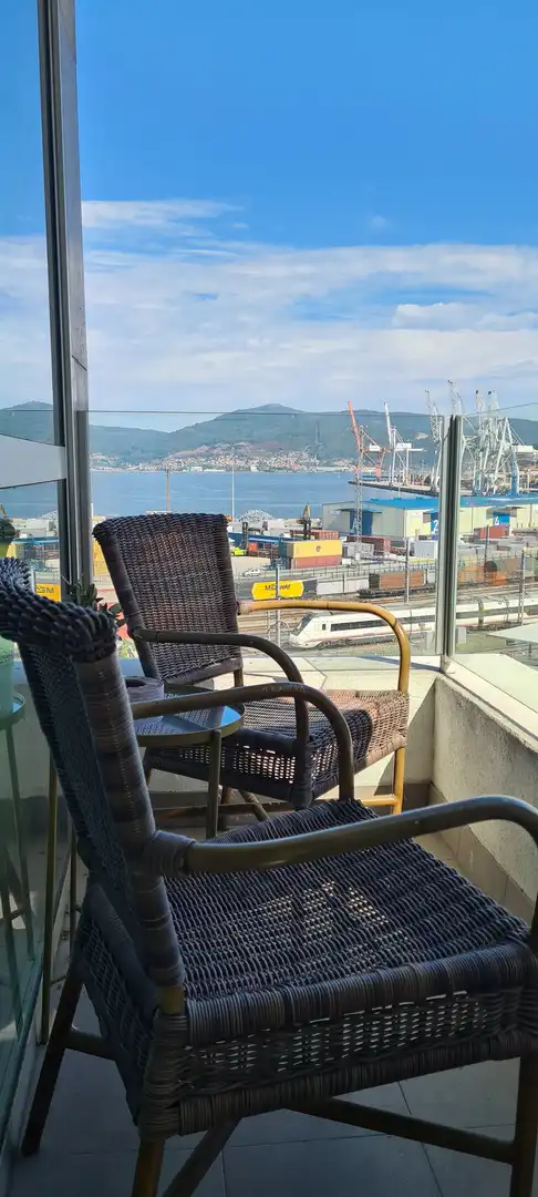 Terraza de Piso de alquiler en Vigo  con Calefacción, Parquet y Amueblado