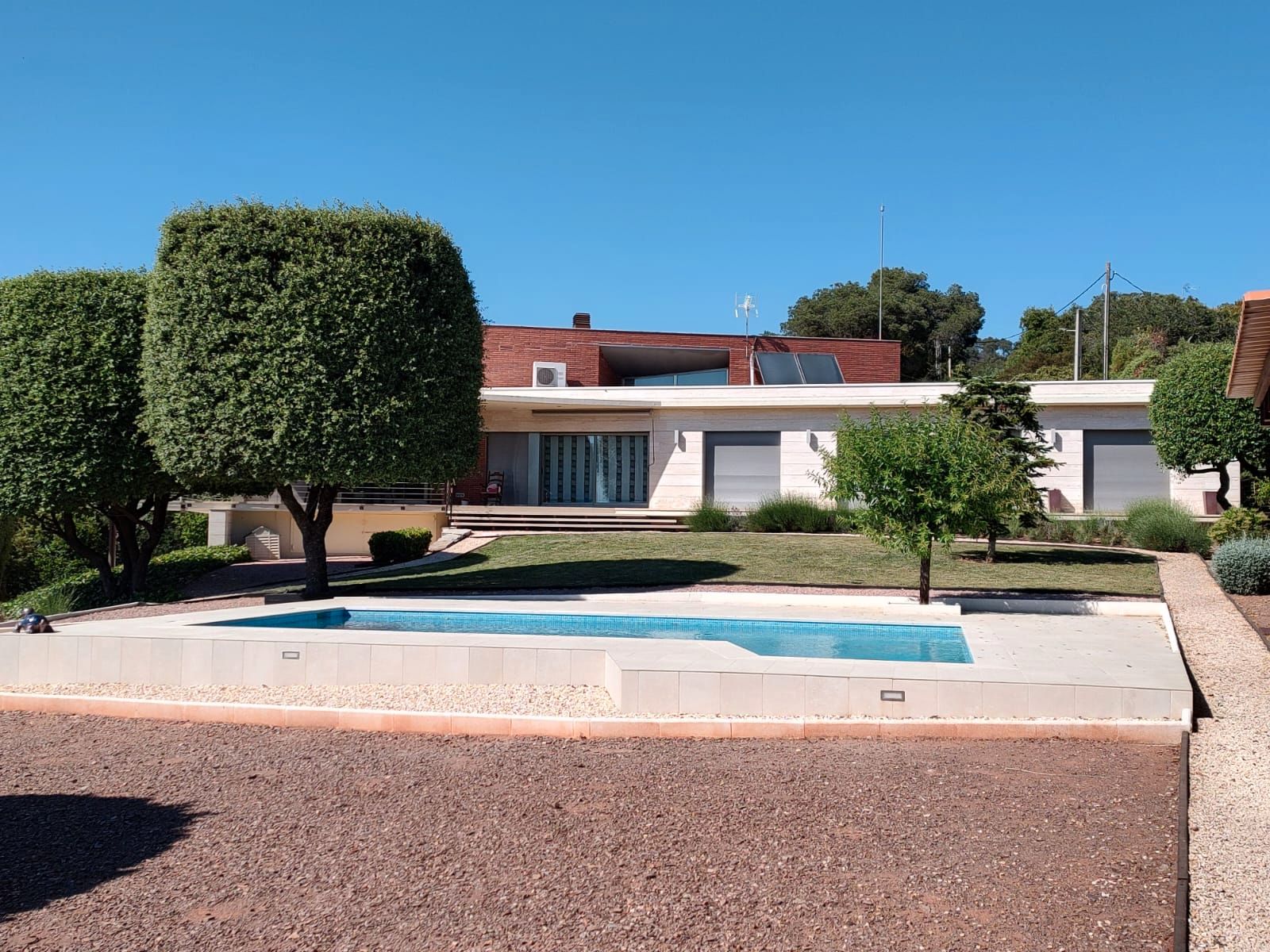 Exterior view of Single-family semi-detached for sale in Vacarisses  with Air Conditioner, Heating and Private garden