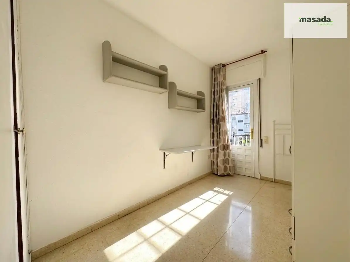Bedroom of Flat for sale in Granada  with Air Conditioner, Storage room and Balcony