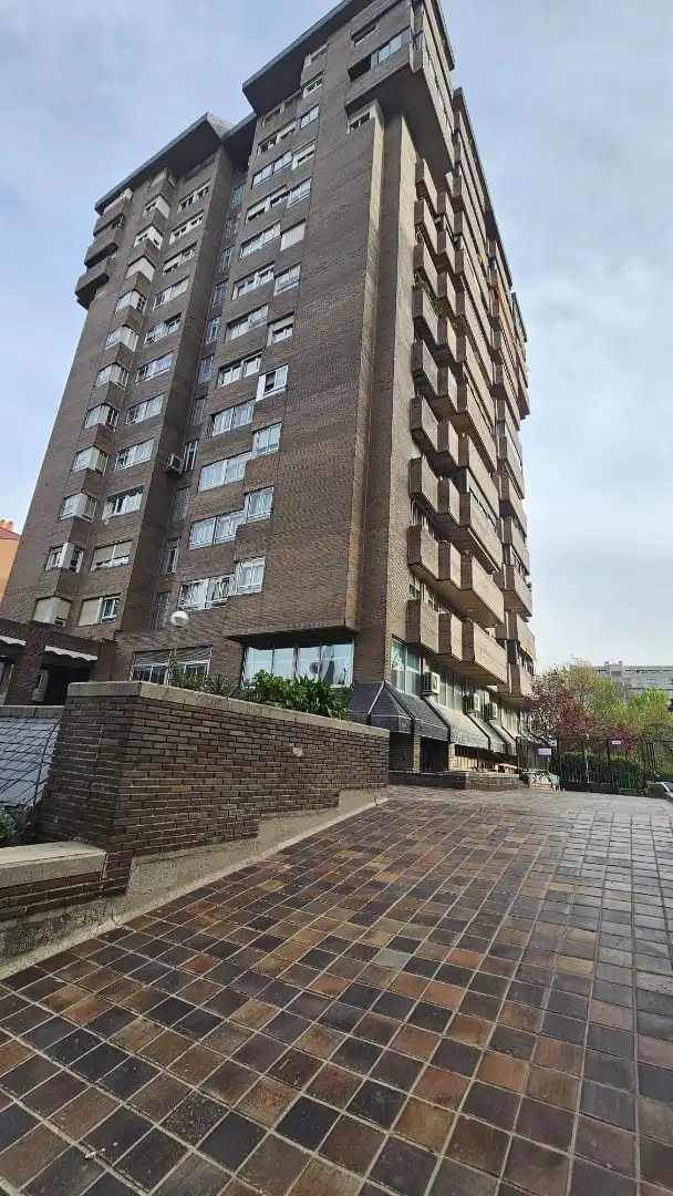 Vista exterior de Piso en venta en Madrid con Aire acondicionado, Calefacción y Jardín privado