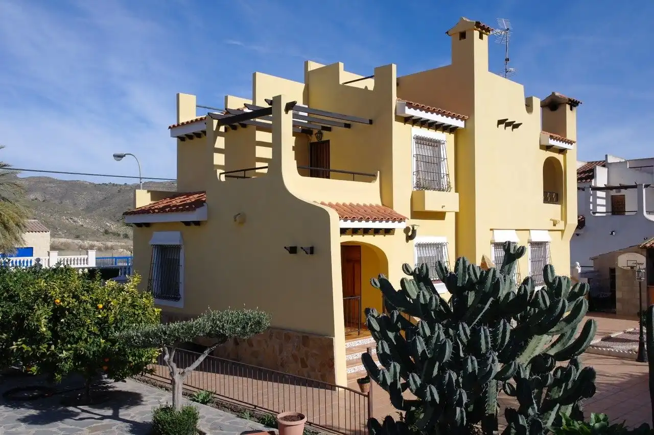 Casa amb piscina en venda a Pueblo Acantilado - Lanuza, imagen 5