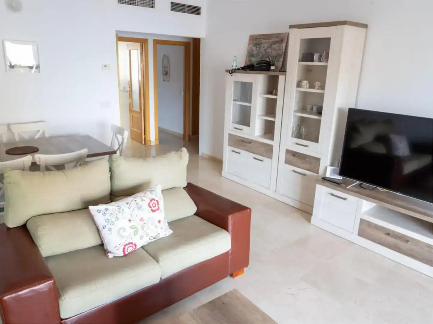 Sala d'estar de Apartament en venda en Fuengirola amb Aire condicionat, Piscina i Balcó