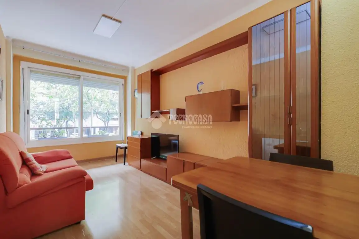 Flat for sale in Sant Andreu, imagen 2