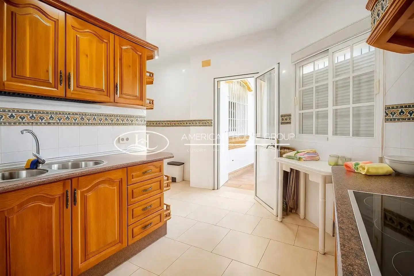 Kitchen of Houses for sale in Chiclana de la Frontera