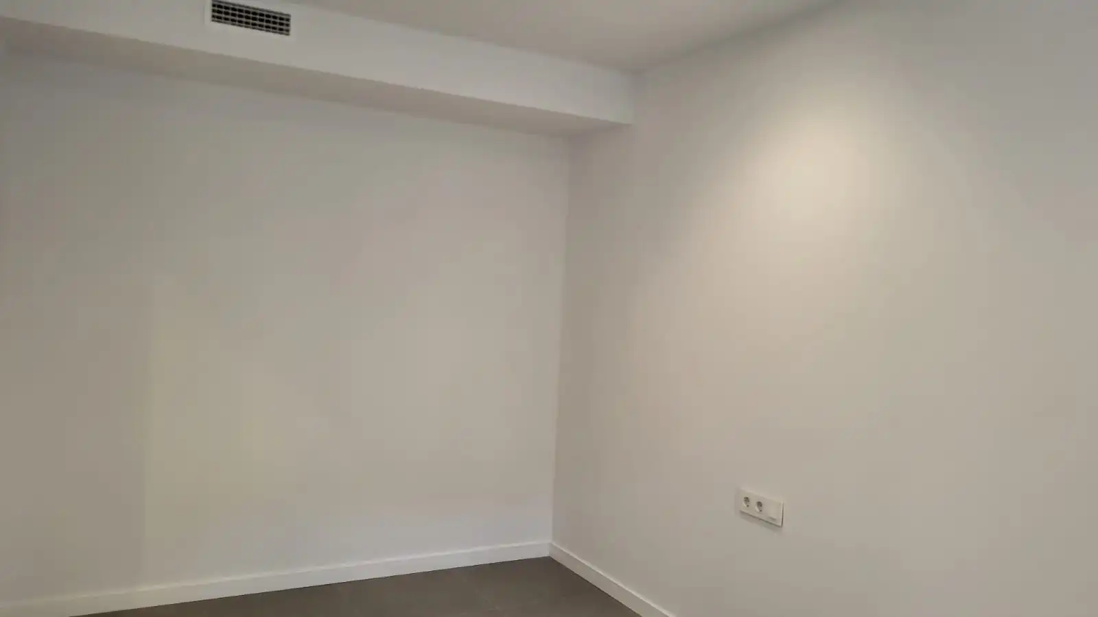 Ground floor for sale in Sabadell  with Air Conditioner and Heating