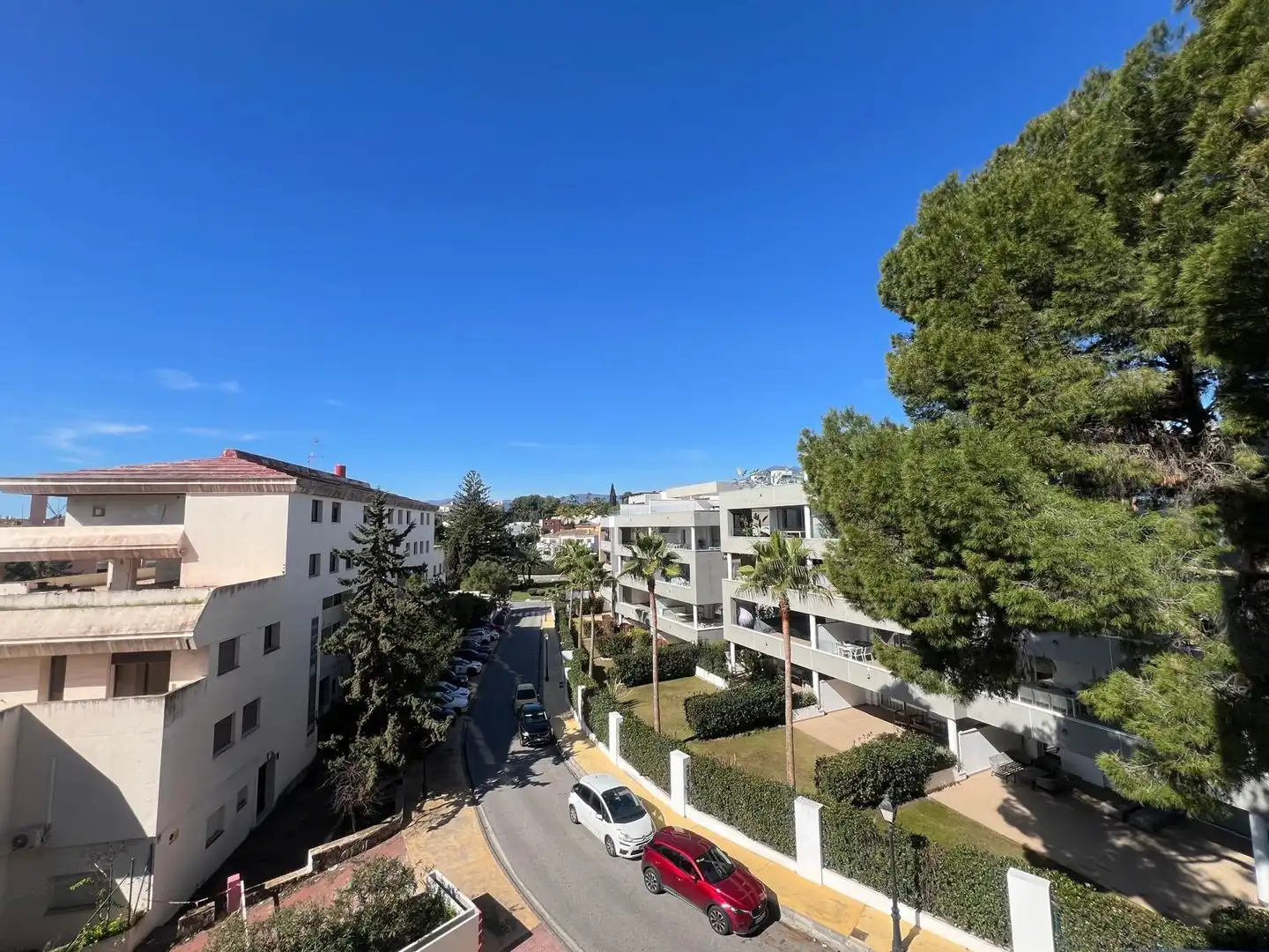 Exterior view of Flat for rent in Nueva Andalucía