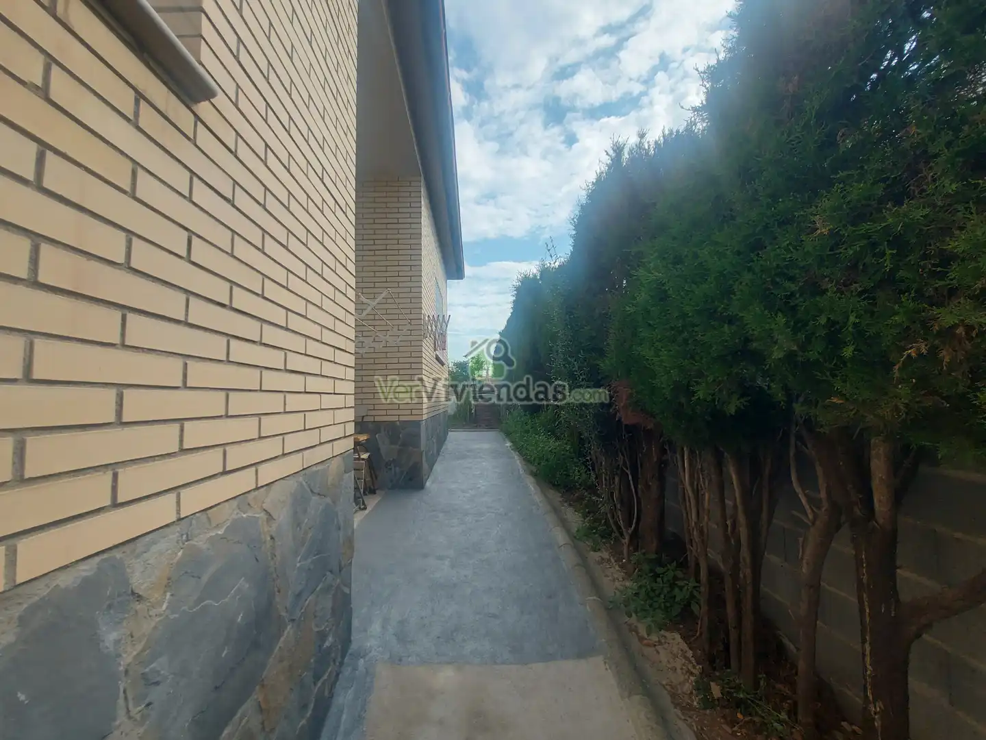 Exterior view of Houses for sale in Sant Vicenç Dels Horts  with Air Conditioner, Heating and Private garden