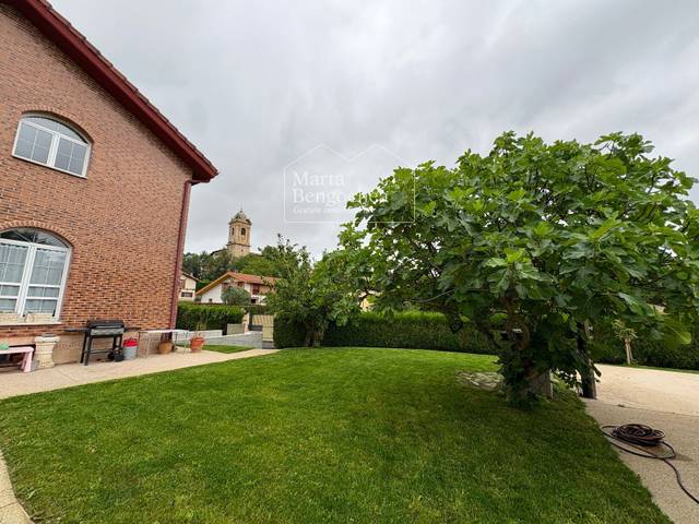 Casa-chalet en Venta en Erlautza en Zigoitia