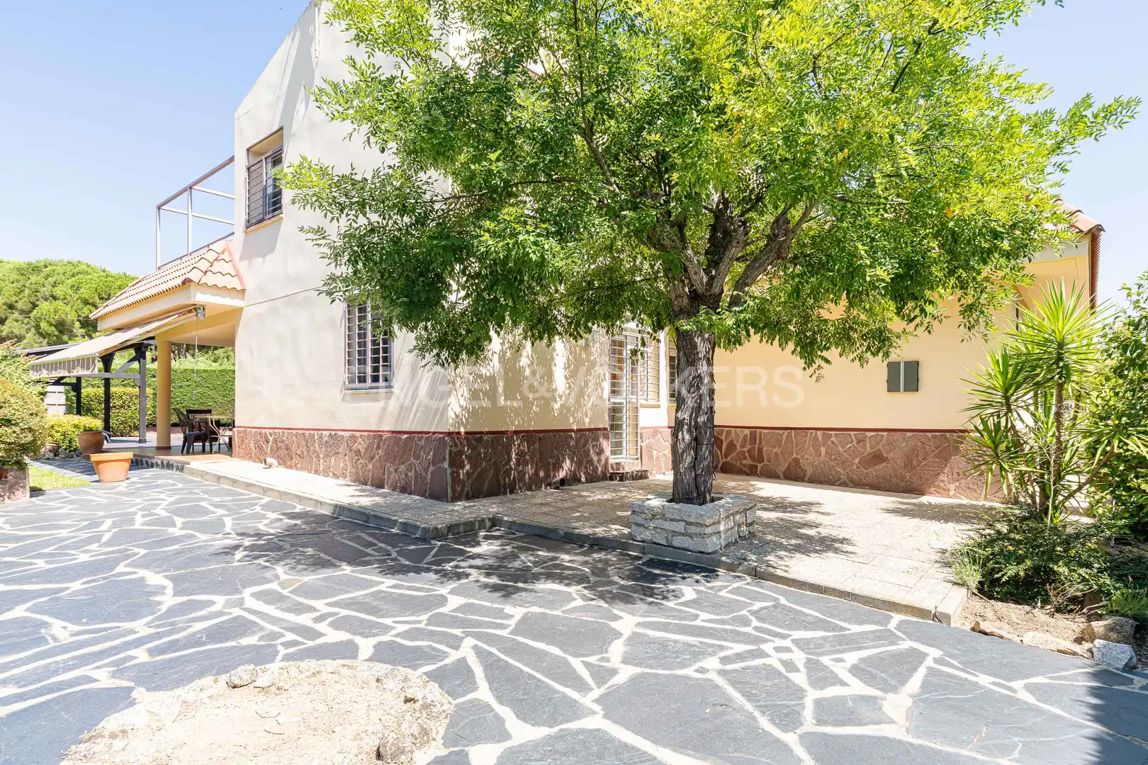 Vista exterior de Casa o xalet en venda en Galapagar amb Calefacció, Jardí privat i Terrassa