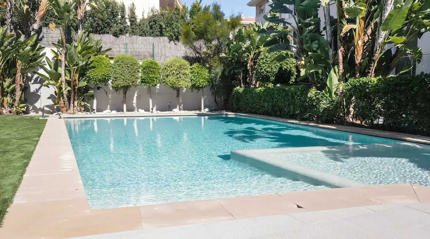 Swimming pool of Flat for sale in Sitges  with Air Conditioner, Heating and Private garden
