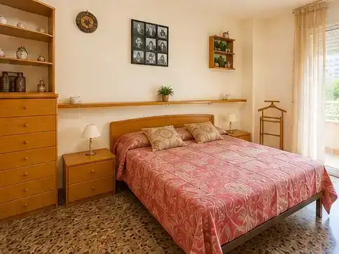 Habitación de Piso en venta en L'Hospitalet de Llobregat con Balcón